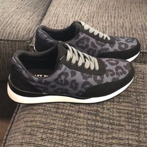 Crazy Train- Roxbury Kicks Size 10